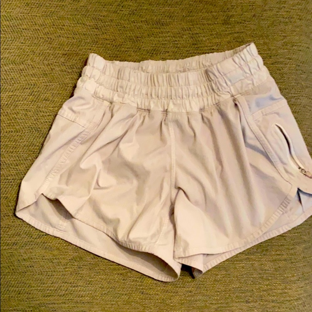 Light gray Lulu Lemon shorts size 2/4